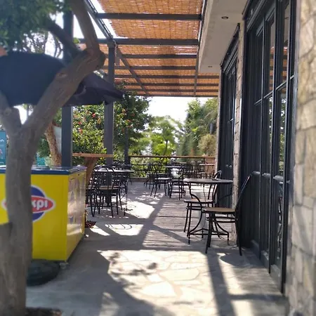Arellis Aparthotel
