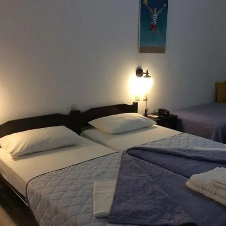 Arellis Aparthotel *