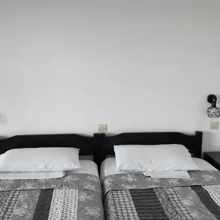 Arellis Aparthotel