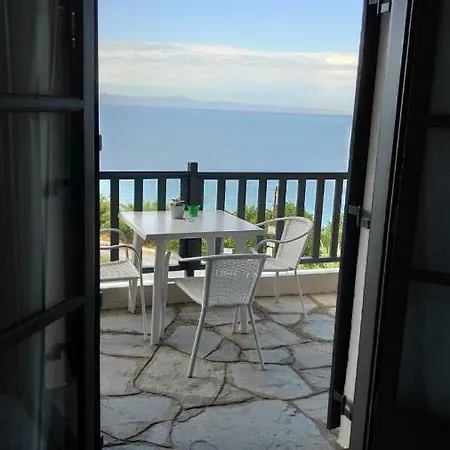 Апарт-отель Arellis Studios